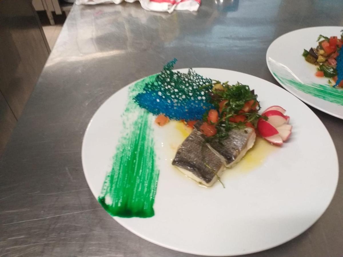 Hotel St. Moritz بيلاريا-إيجيا مارينا المظهر الخارجي الصورة