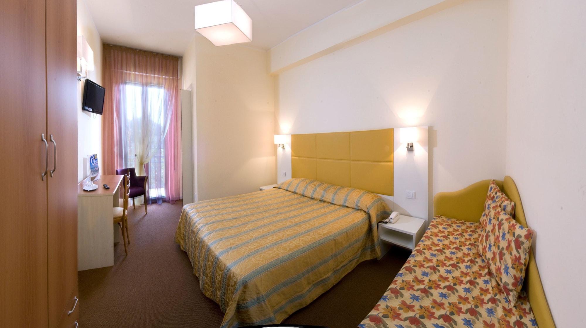 Hotel St. Moritz بيلاريا-إيجيا مارينا المظهر الخارجي الصورة