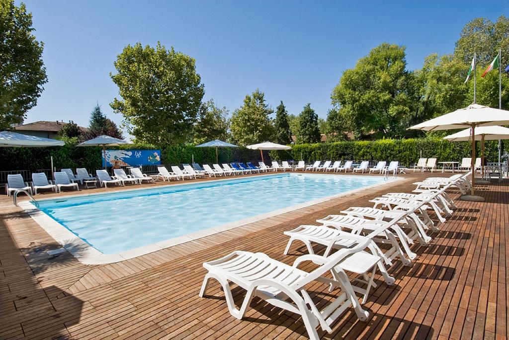 Hotel St. Moritz بيلاريا-إيجيا مارينا المظهر الخارجي الصورة
