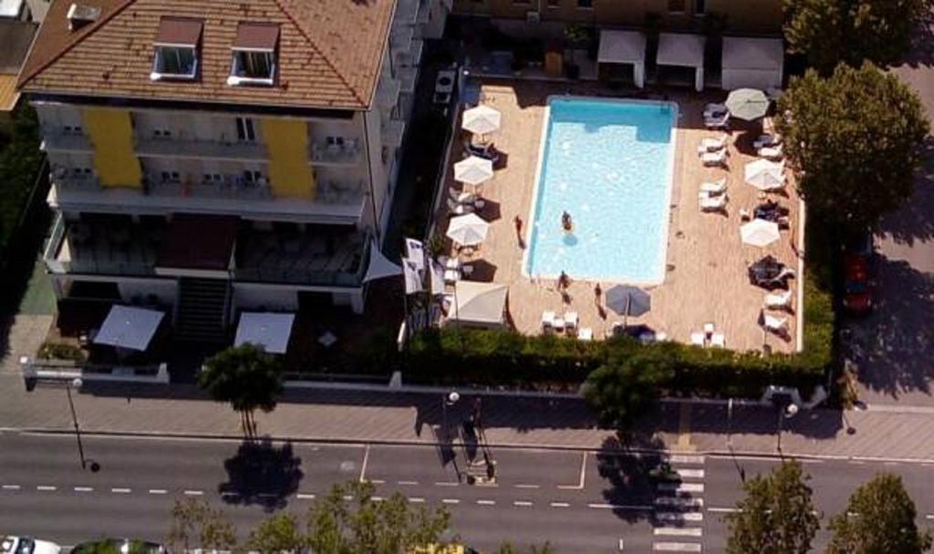 Hotel St. Moritz بيلاريا-إيجيا مارينا المظهر الخارجي الصورة