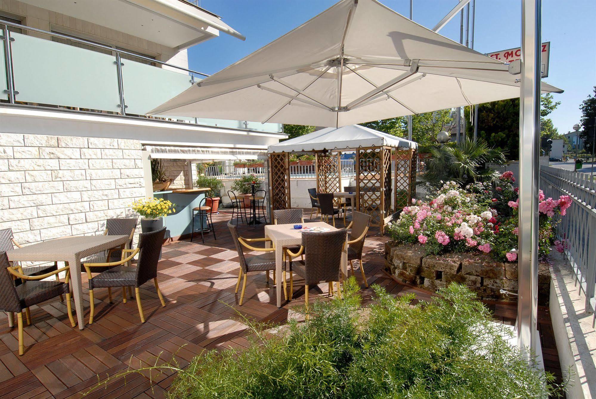 Hotel St. Moritz بيلاريا-إيجيا مارينا المظهر الخارجي الصورة