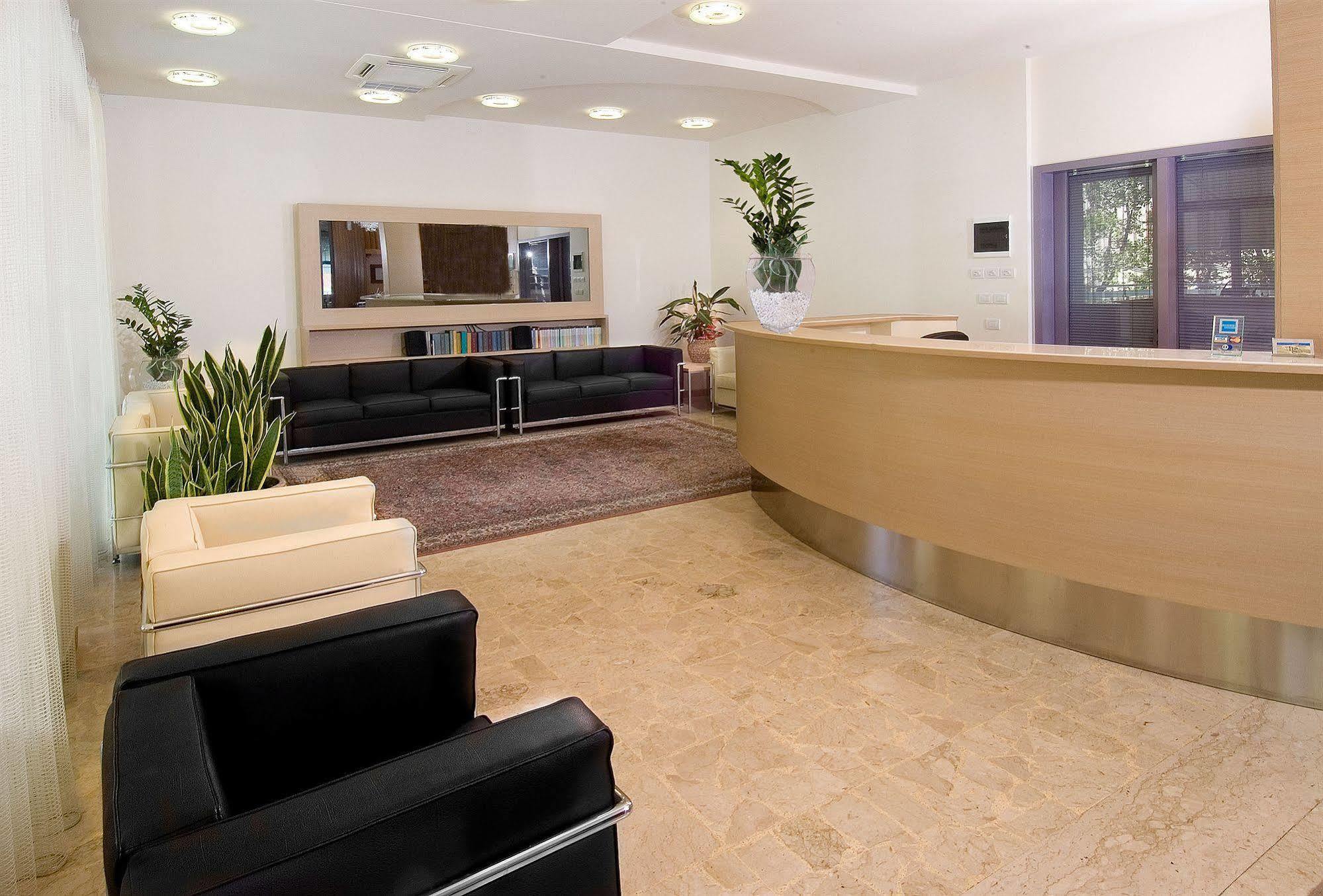 Hotel St. Moritz بيلاريا-إيجيا مارينا المظهر الخارجي الصورة